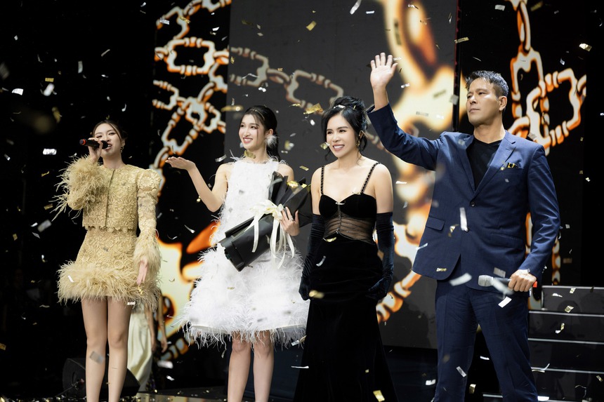 Doanh nhân Lưu Nga: Từ vị trí 'tổng tài' trở thành vị khách đặc biệt - Ảnh 3. Doanh nhân Lưu Nga: Từ vị trí 'tổng tài' trở thành vị khách đặc biệt - Ảnh 3.