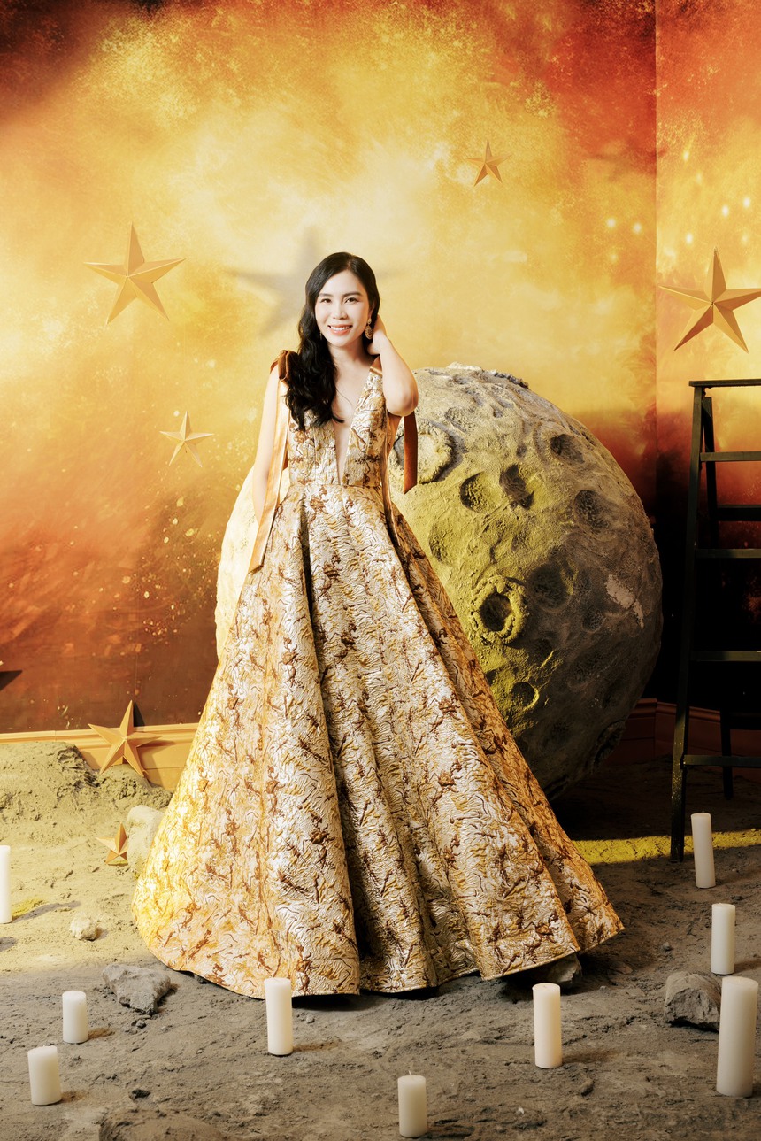 Doanh nhân Lưu Nga: Từ vị trí 'tổng tài' trở thành vị khách đặc biệt - Ảnh 8. Doanh nhân Lưu Nga: Từ vị trí 'tổng tài' trở thành vị khách đặc biệt - Ảnh 8.