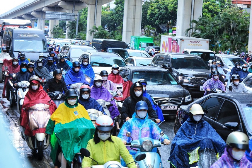  Hà Nội: Mưa rét kèm tắc đường trong ngày đầu tuần - Ảnh 2.