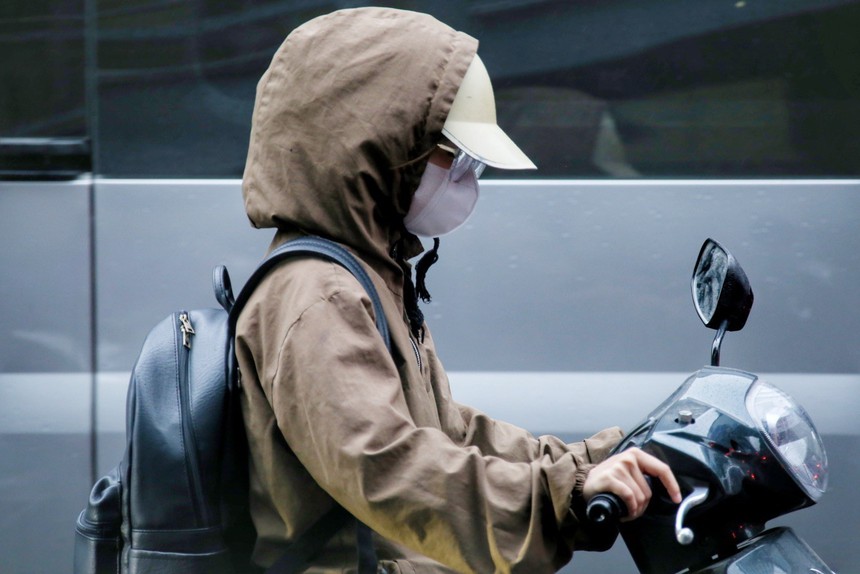  Hà Nội: Mưa rét kèm tắc đường trong ngày đầu tuần - Ảnh 9.