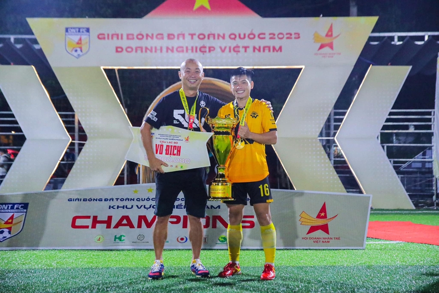 Cựu cầu thủ TP.HCM ghi dấu ấn trên sân "phủi" - Ảnh 3.