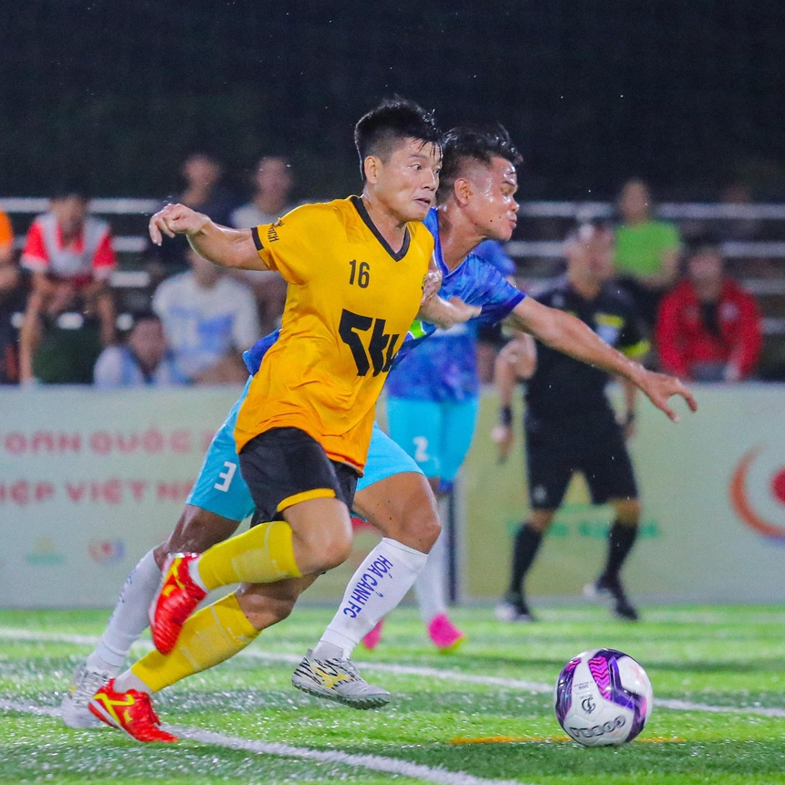 Cựu cầu thủ TP.HCM ghi dấu ấn trên sân "phủi" - Ảnh 2.