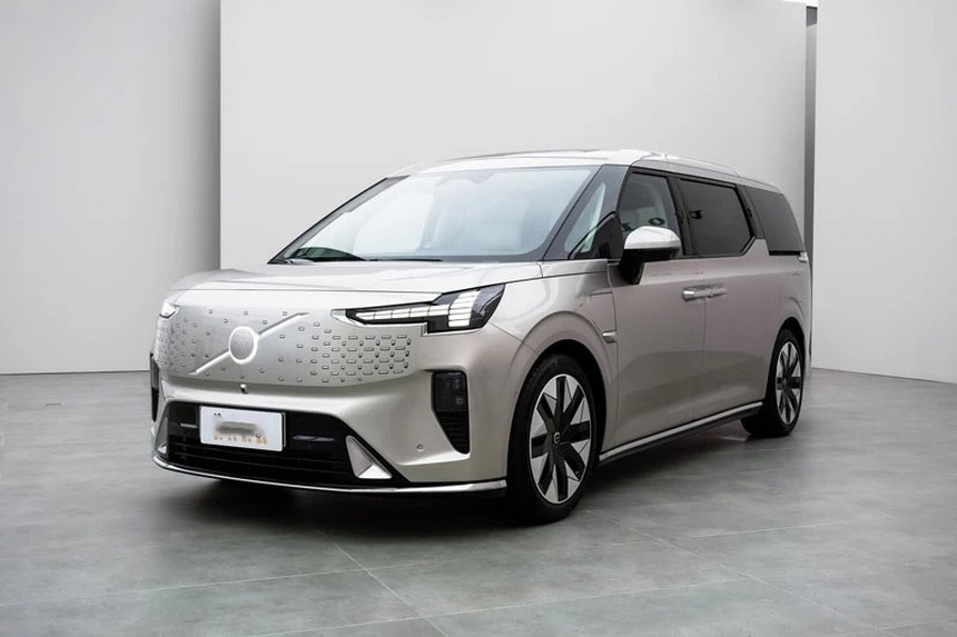 Tin xe hôm nay 13/11: Toyota Yaris Cross vừa ra mắt đã giảm giá để hút khách, giá loạt xe châu Âu giảm cực mạnh - Ảnh 1. Tin xe hôm nay 13/11: Toyota Yaris Cross vừa ra mắt đã giảm giá để hút khách, giá loạt xe châu Âu giảm cực mạnh - Ảnh 1.