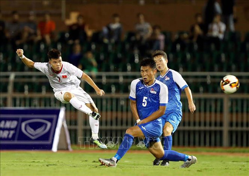 Sau khởi đầu tưng bừng, HLV Troussier bất ngờ đổi chiến thuật giúp đội Việt Nam hòa ‘ông lớn châu Á’ để giành vé đi tiếp  - Ảnh 2.