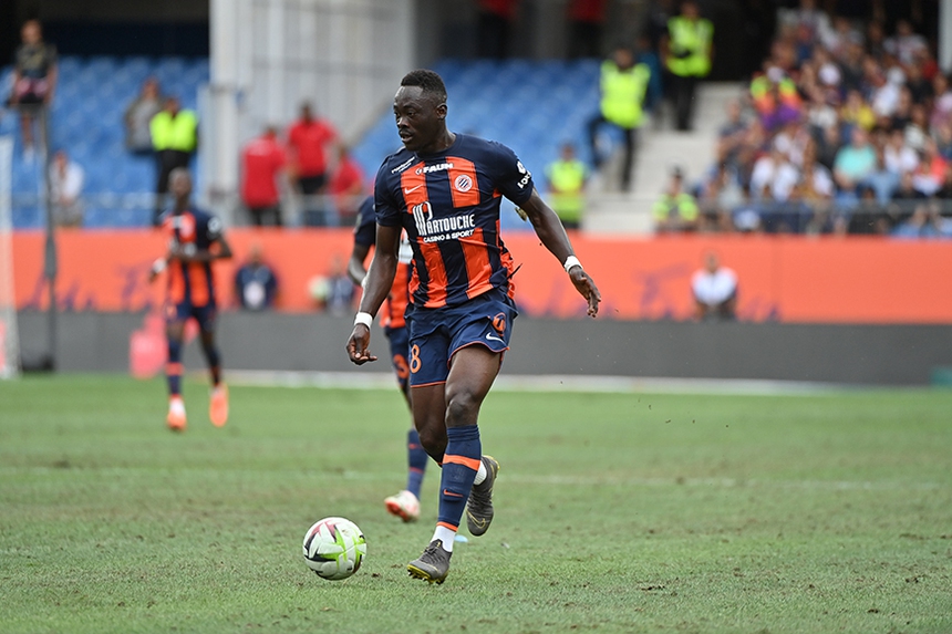 Akor Adams đang dẫn đầu cuộc đua giày vàng