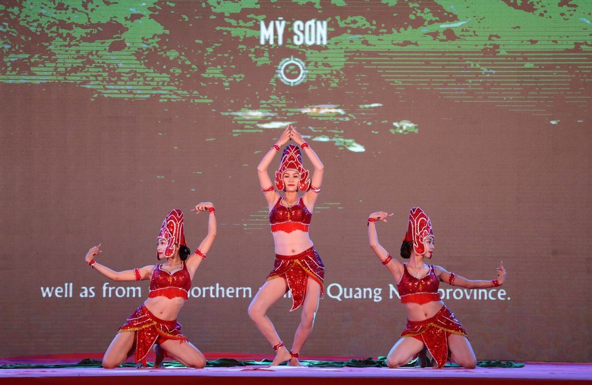 Giao lưu, trình diễn di sản văn hóa các vùng miền tại Ninh Bình - Ảnh 4.