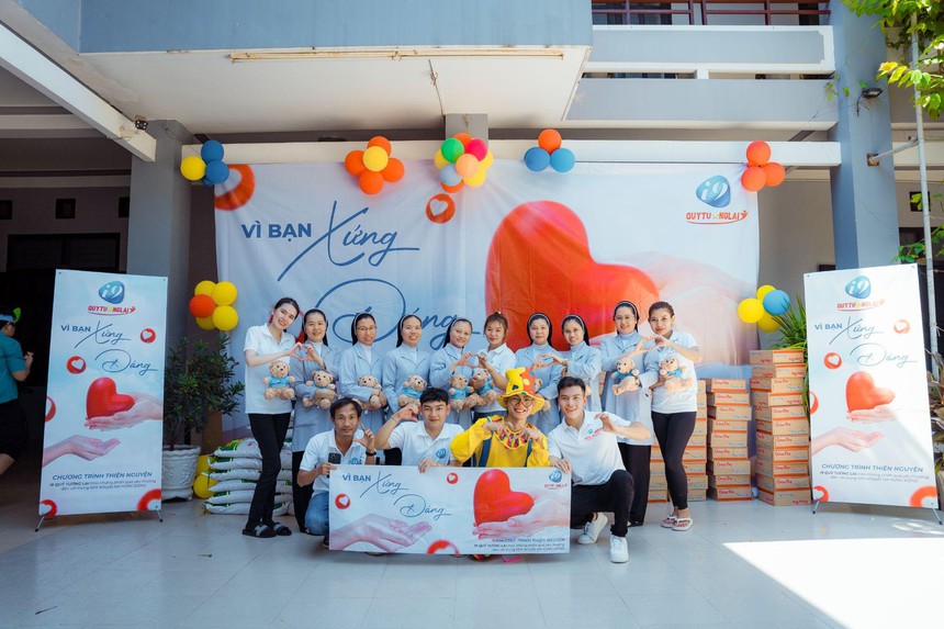 "Hành trình tình thương của i9 Quỹ Tương Lai: Hơi ấm nơi những trái tim kém may mắn" - Ảnh 1.