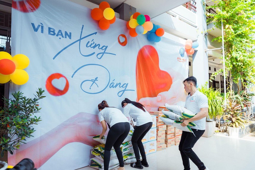 "Hành trình tình thương của i9 Quỹ Tương Lai: Hơi ấm nơi những trái tim kém may mắn" - Ảnh 2.