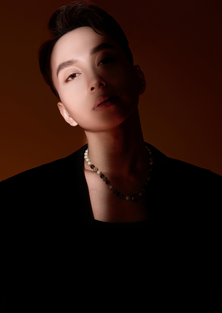 'Mùa thu đến rồi anh ơi' của Quốc Tuấn: Giữa ồn ào showbiz, có lối đi lặng lẽ - Ảnh 5.