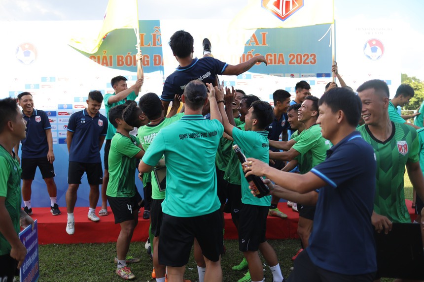 Dàn sao tuyển thủ giúp bóng đá TP.HCM có niềm vui lên hạng - Ảnh 2. Dàn sao tuyển thủ giúp bóng đá TP.HCM có niềm vui lên hạng - Ảnh 2.