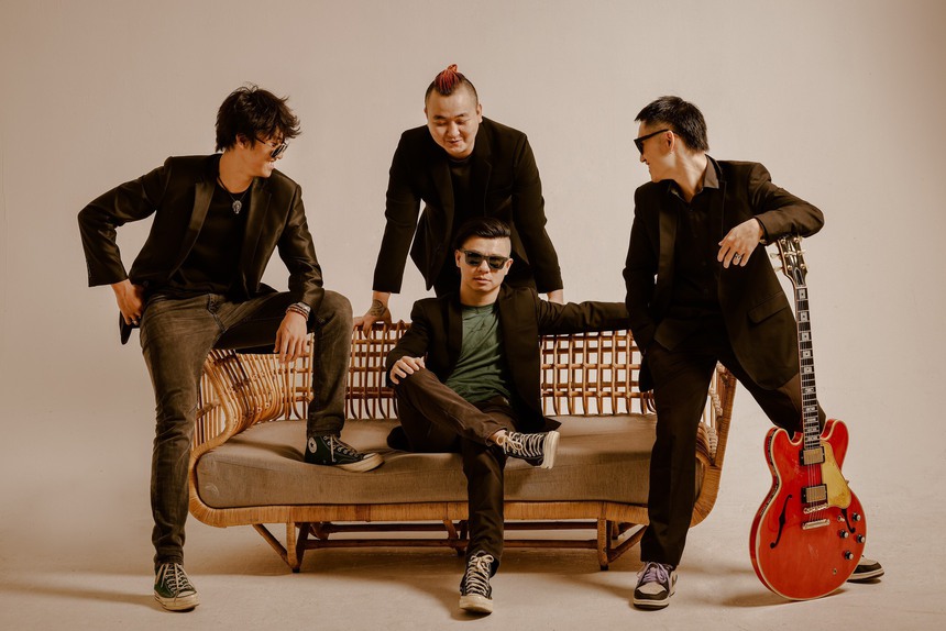 Khi rocker 'làm xiếc' - Ảnh 3.