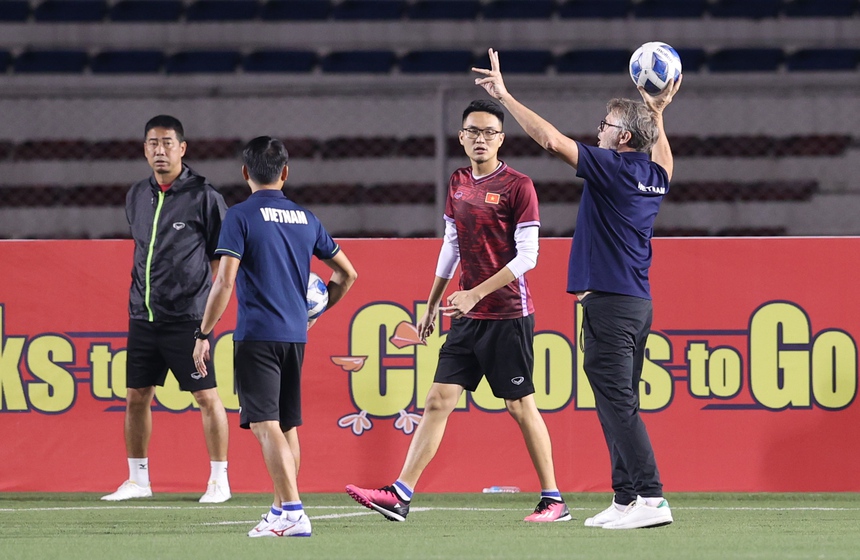 18h00 ngày 16/11, sân Rizal Memorial, Philippines - Việt Nam: Trổ tài thực chiến - Ảnh 1.