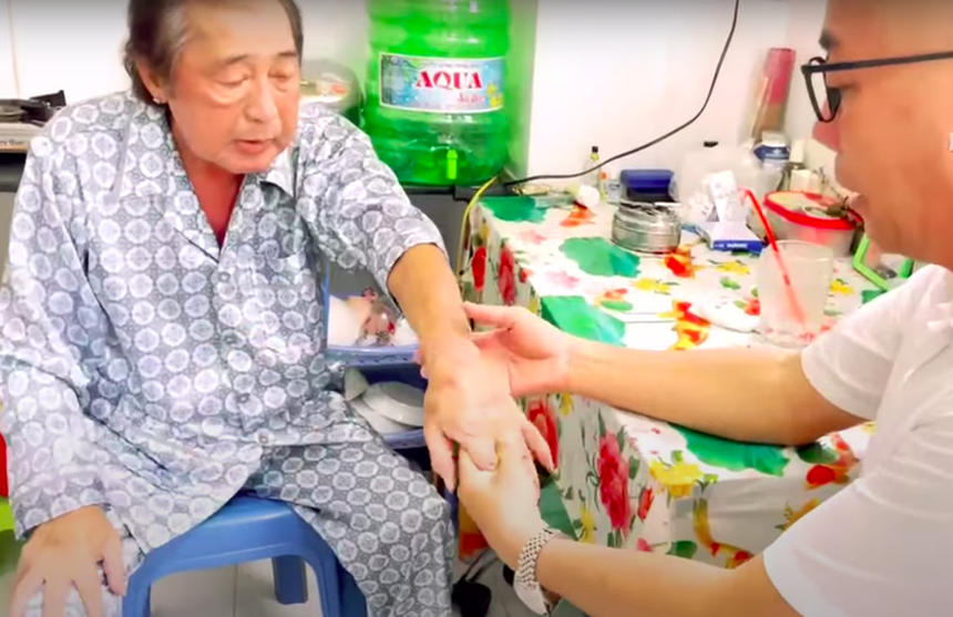 Những nghệ sĩ 'vang bóng một thời' giờ sống lẻ bóng, nghèo khó ở tuổi xế chiều - Ảnh 1. Những nghệ sĩ 'vang bóng một thời' giờ sống lẻ bóng, nghèo khó ở tuổi xế chiều - Ảnh 1.