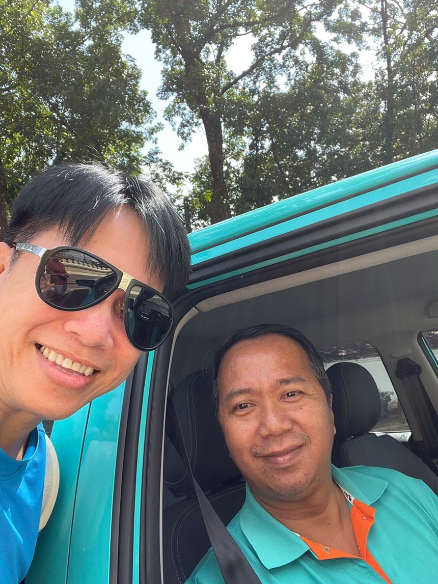 Du khách Việt trải nghiệm VF5 taxi xanh ở Lào - Ảnh 2. Du khách Việt trải nghiệm VF5 taxi xanh ở Lào - Ảnh 2.