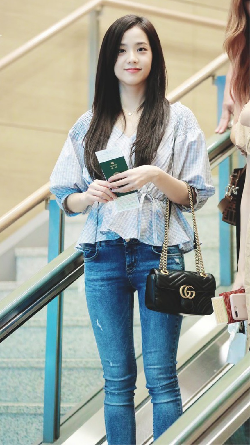 Jisoo Blackpink và phong cách mùa Thu tuyệt đỉnh - Ảnh 8. Jisoo Blackpink và phong cách mùa Thu tuyệt đỉnh - Ảnh 8.