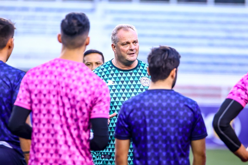 Tin nóng bóng đá Việt tối 15/11: ĐT Việt Nam đạt yêu cầu của HLV Troussier, Tuấn Hải tiếp tục được AFC vinh danh - Ảnh 4. Tin nóng bóng đá Việt tối 15/11: ĐT Việt Nam đạt yêu cầu của HLV Troussier, Tuấn Hải tiếp tục được AFC vinh danh - Ảnh 4.