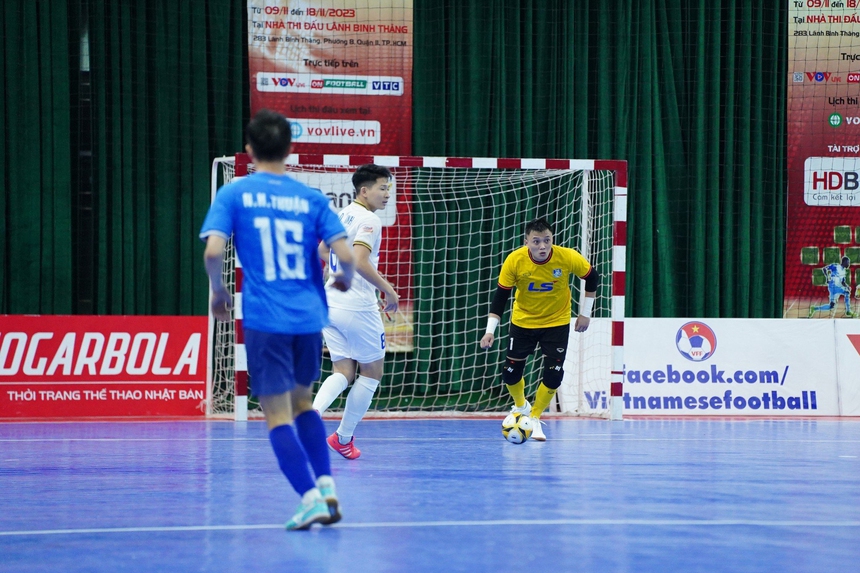 Cựu HLV tuyển Việt Nam gây sốc ở giải futsal Cúp Quốc gia 2023 - Ảnh 2.