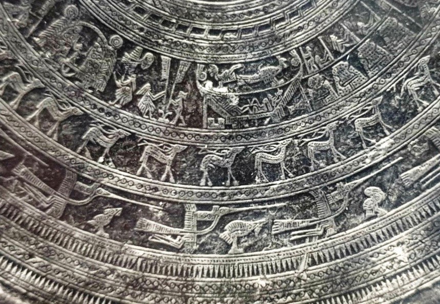 Người Đông Sơn vẽ, nặn người Đông Sơn (kỳ 6): Thợ cả Đông Sơn và những cách tạo hình mang tính thời đại - Ảnh 1.