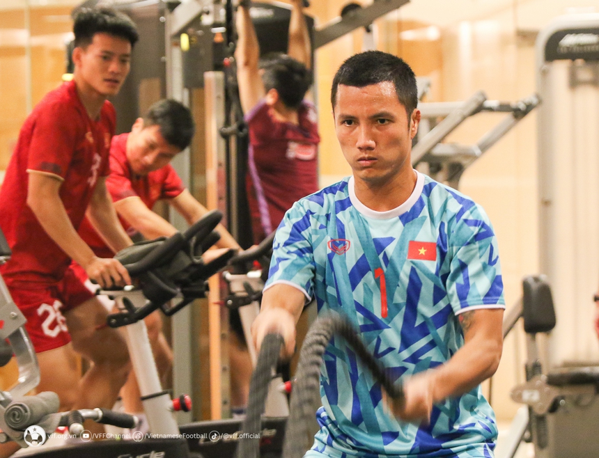 Tin nóng thể thao tối 17/11: ĐT Việt Nam rèn thể lực ngay sau trận thắng Philippines để chuẩn bị cho cuộc chiến mới - Ảnh 2. Tin nóng thể thao tối 17/11: ĐT Việt Nam rèn thể lực ngay sau trận thắng Philippines để chuẩn bị cho cuộc chiến mới - Ảnh 2.