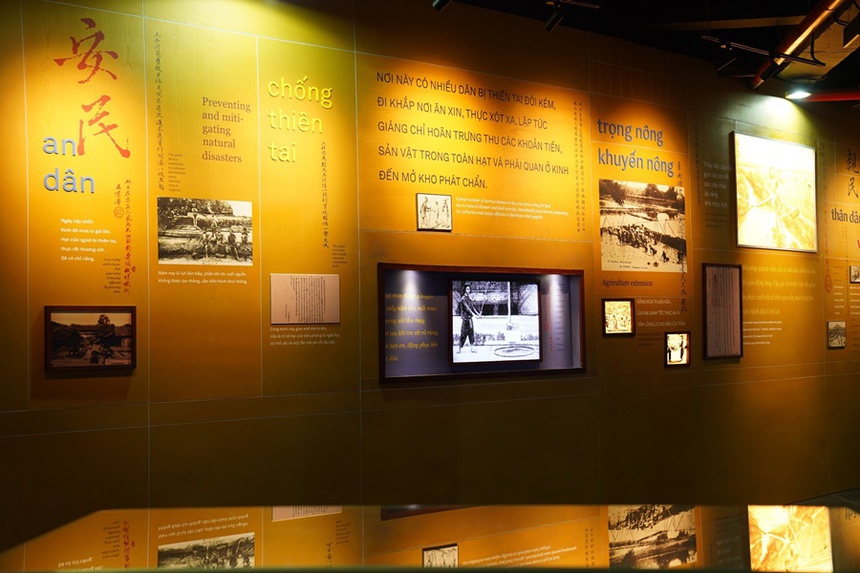 Khai mạc trưng bày 'Châu bản triều Nguyễn - Ký ức một triều đại' - Ảnh 2. Khai mạc trưng bày 'Châu bản triều Nguyễn - Ký ức một triều đại' - Ảnh 2.