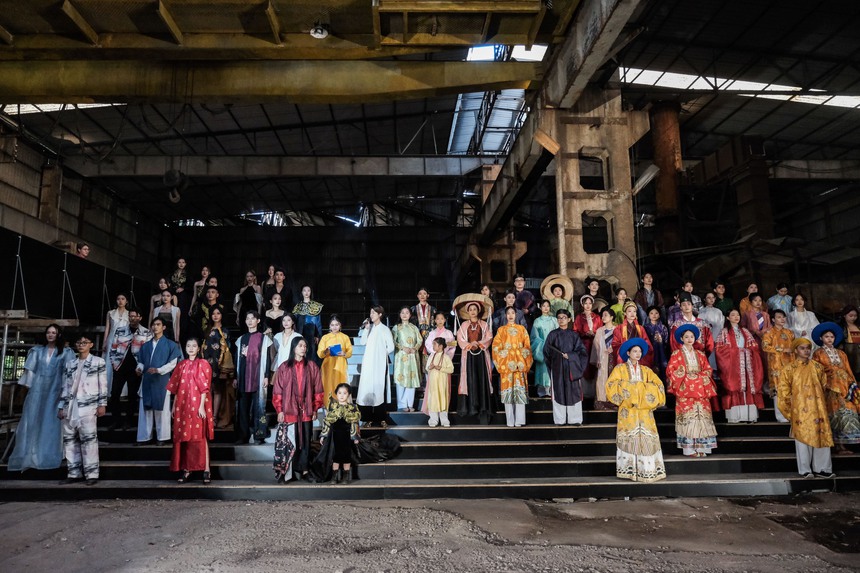 Thời trang cổ phục thu hút người trẻ - Ảnh 1.