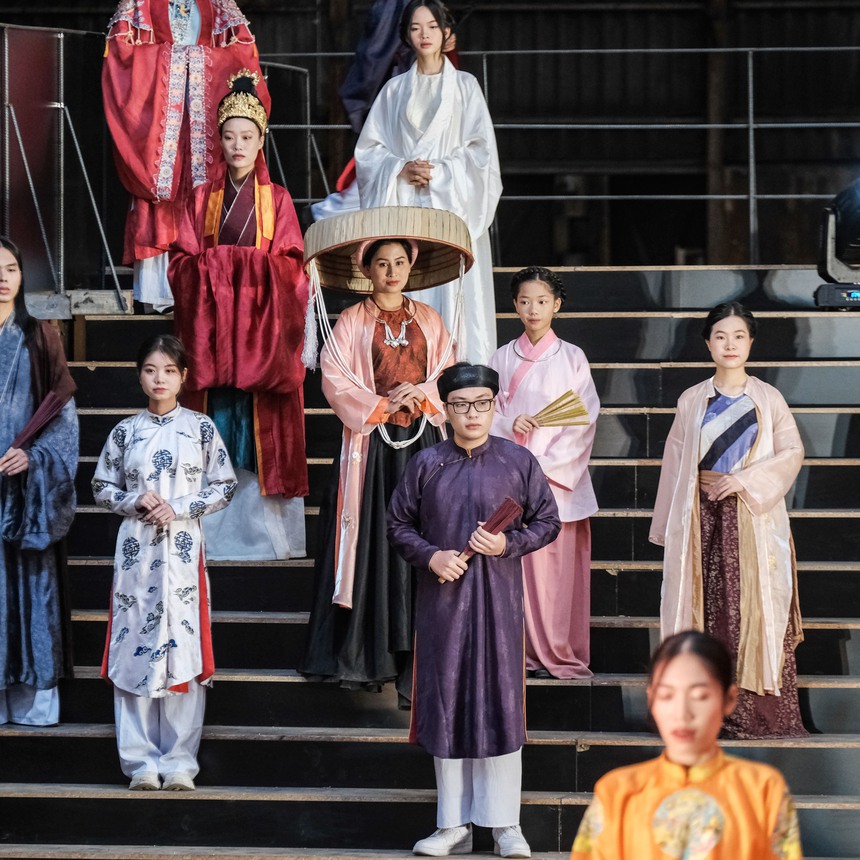 Thời trang cổ phục thu hút người trẻ - Ảnh 4.