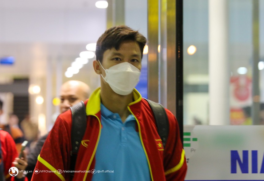 Đội tuyển Việt Nam rạng rỡ về nước sau trận thắng Philippines - Ảnh 8. Đội tuyển Việt Nam rạng rỡ về nước sau trận thắng Philippines - Ảnh 8.