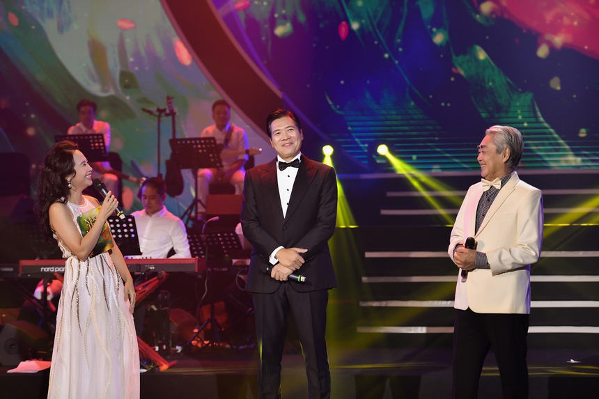 Liveshow 'Mùa thu vàng' quy tụ nhiều giọng ca 'khủng', khán giả ấn tượng đến khó phai  - Ảnh 1.