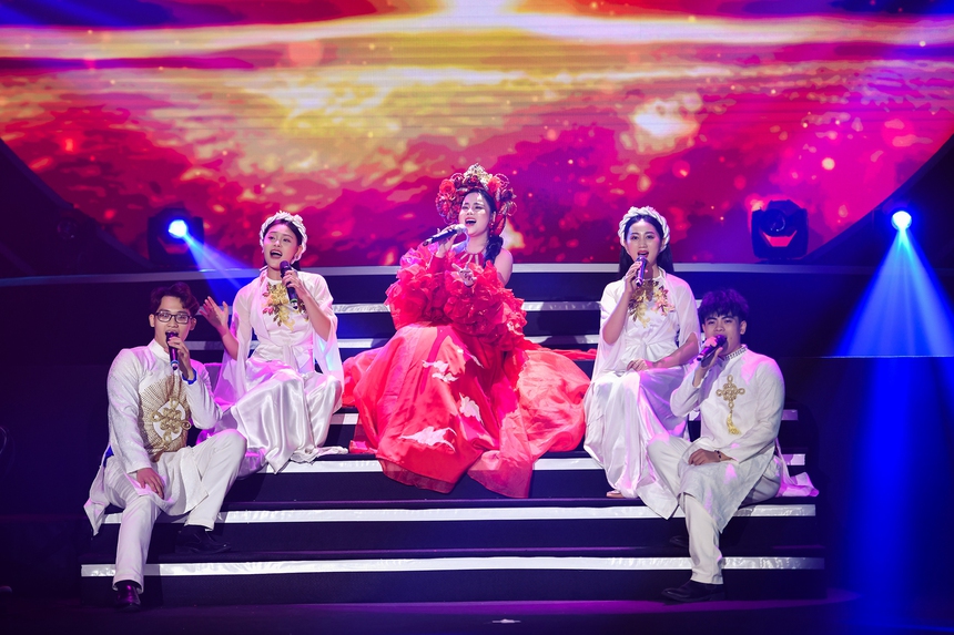 Liveshow 'Mùa thu vàng' quy tụ nhiều giọng ca 'khủng', khán giả ấn tượng đến khó phai  - Ảnh 4.