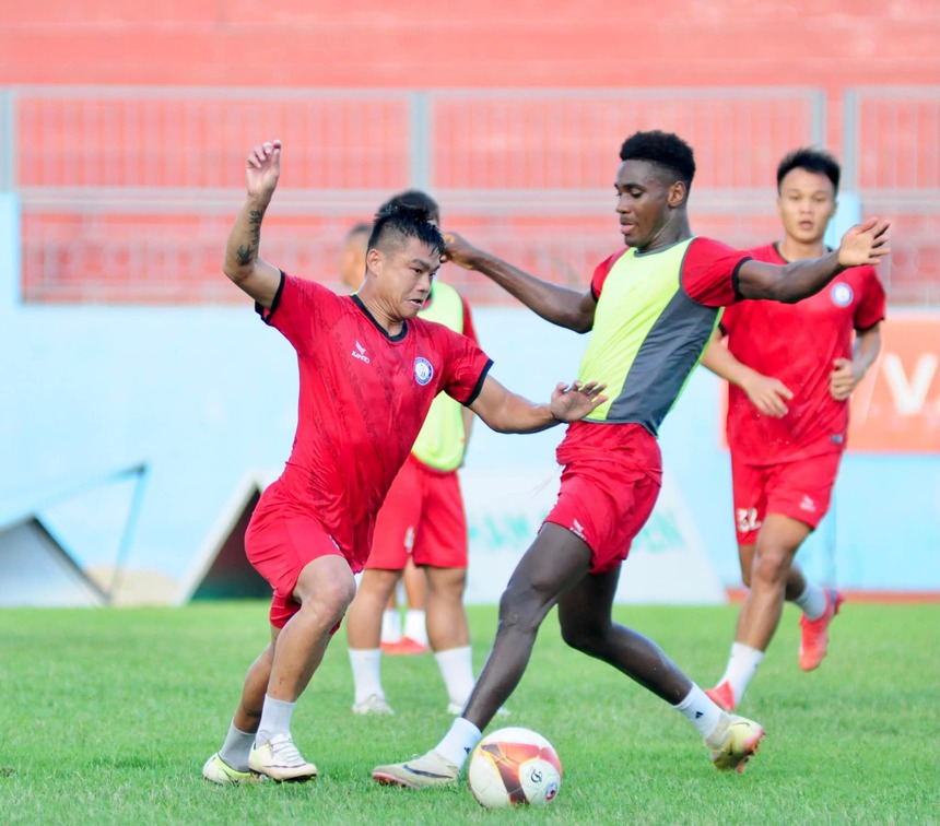 Tin nóng bóng đá Việt tối 18/11: ĐT Iraq nhận thêm tin xấu, CLB Khánh Hòa gặp khó chuyện tiền lương - Ảnh 3.