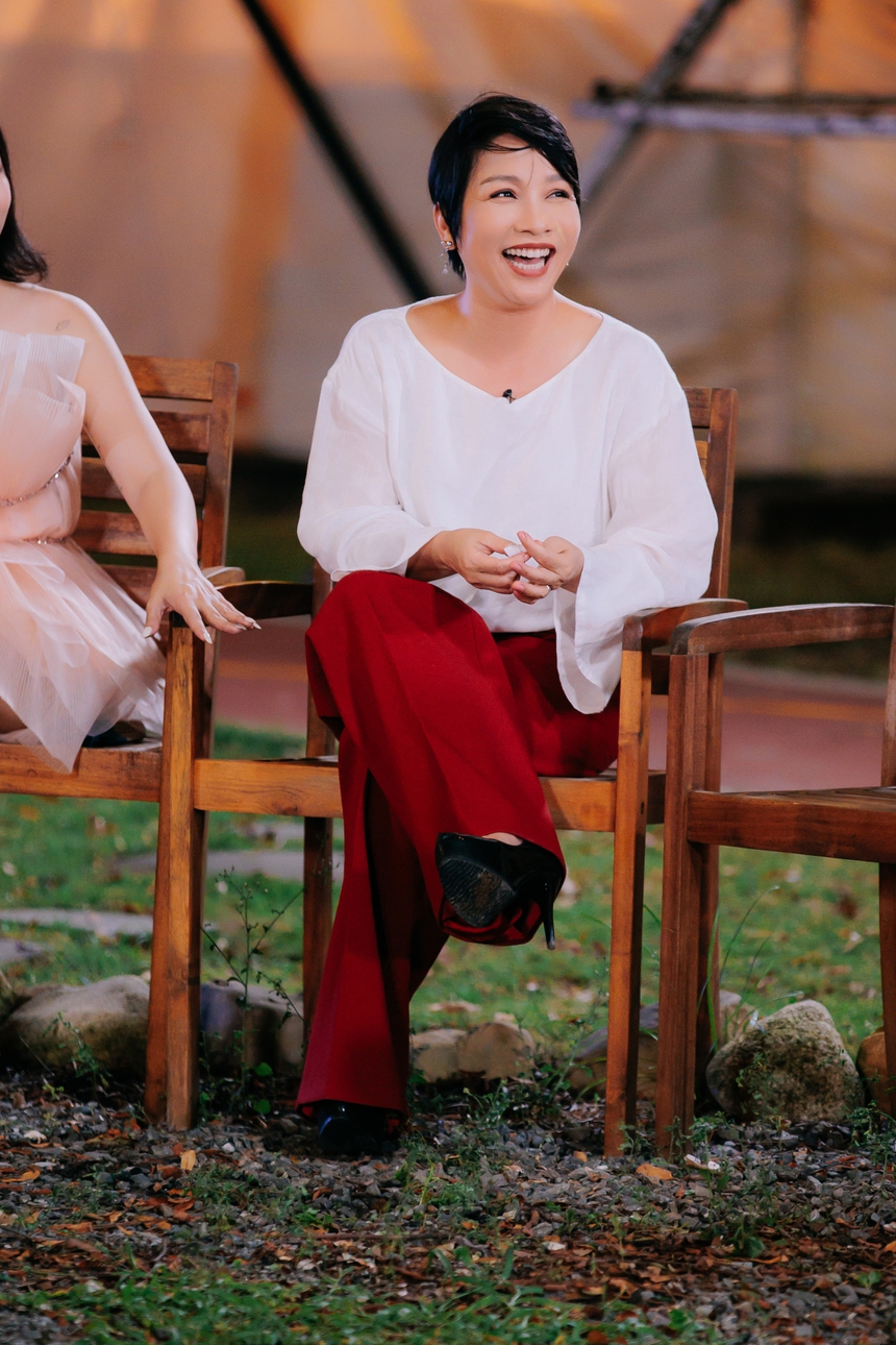 ‘Chị đẹp đạp gió rẽ sóng’ tập 4: Diệp Lâm Anh mắc bệnh, Phương Vy có nỗi sợ ngoại hình - Ảnh 8.