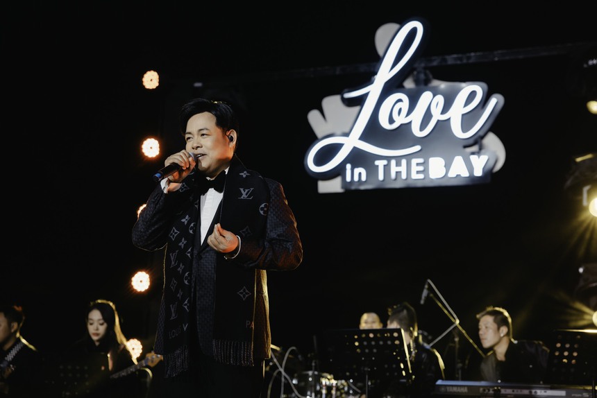 Ca sĩ Quang Lê xuất hiện trên sân khấu sau khi giảm 13 kg - Ảnh 1.