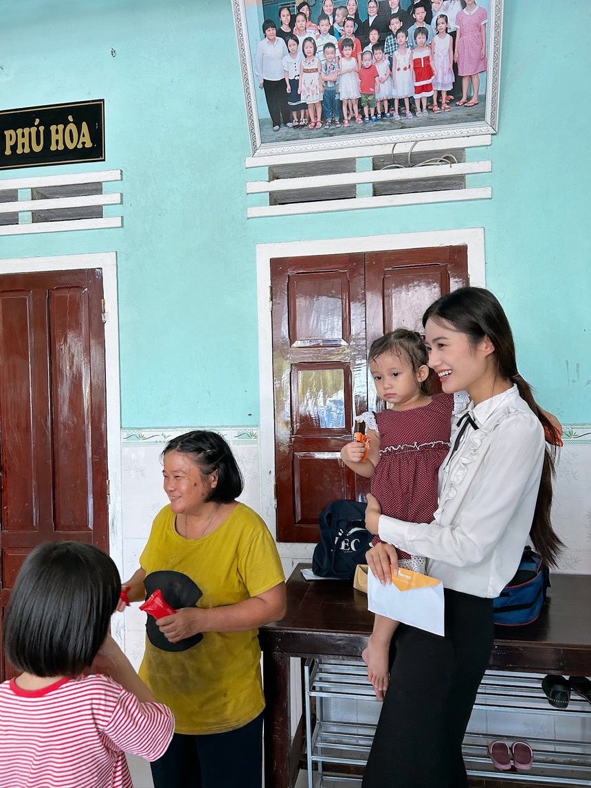 Hoa Hậu Ý Nhi lên đường sang Úc du học, lên tiếng xin lỗi khán giả về những phát ngôn sau đăng quang - Ảnh 6.