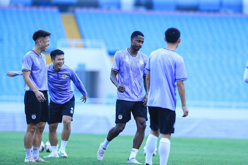 Tin nóng bóng đá Việt tối 20/11: HLV Troussier được báo nước ngoài khen, AFC đề cao ĐT Việt Nam - Ảnh 4.