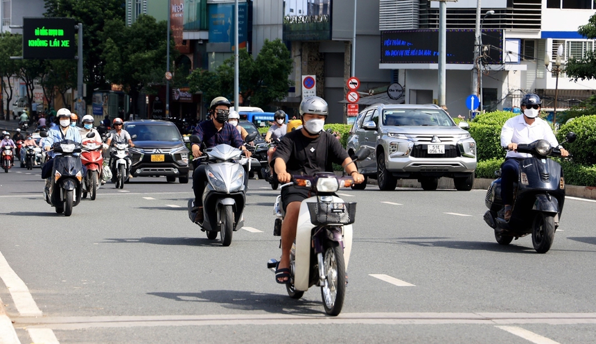 Thành phố Hồ Chí Minh giảm mưa, giảm nhiệt - Ảnh 1.