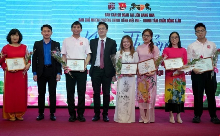 Ngày Nhà giáo Việt Nam 20/11: Chương trình 'Tri ân Thầy Cô' nhiều ý nghĩa tại LB Nga - Ảnh 1.