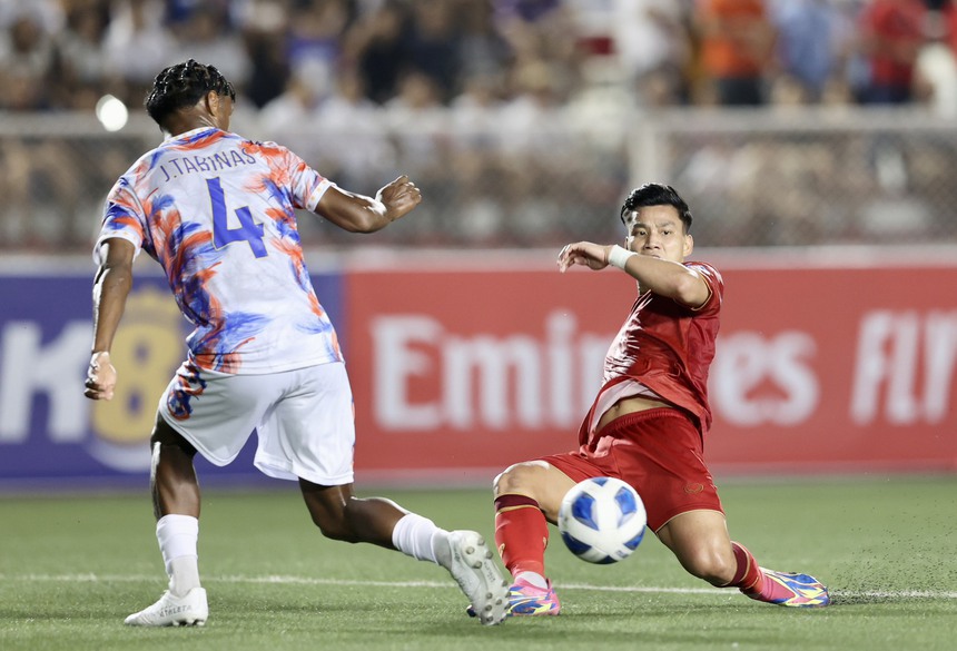 Việt Nam vs Iraq: HLV Troussier trọng dụng cựu sao HAGL - Ảnh 1. Việt Nam vs Iraq: HLV Troussier trọng dụng cựu sao HAGL - Ảnh 1.