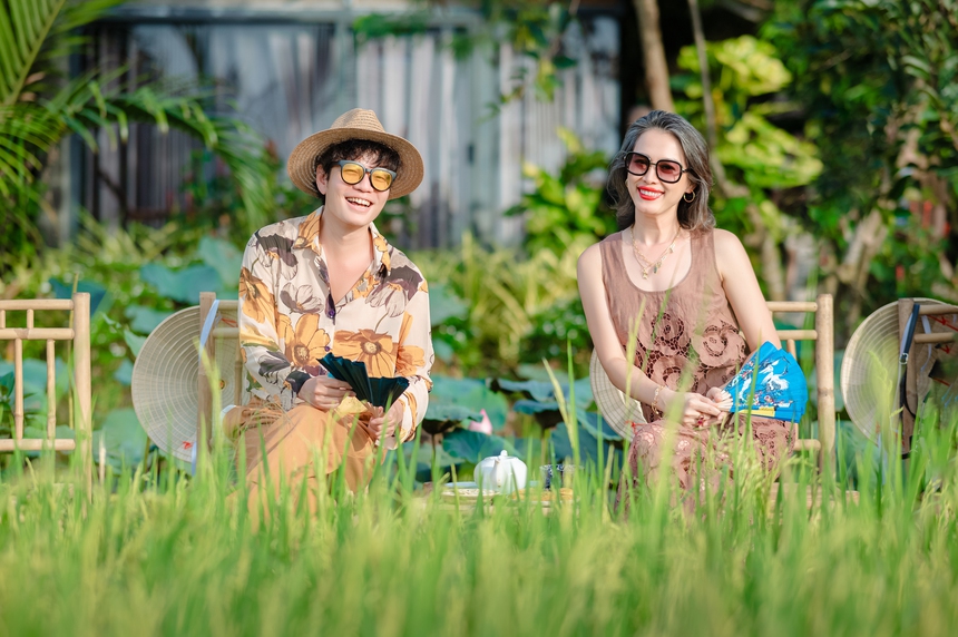 Hoa hậu Ngọc Khánh 'thị phạm' trước dàn người mẫu, gây ấn tượng vì nhan sắc trẻ trung - Ảnh 3.