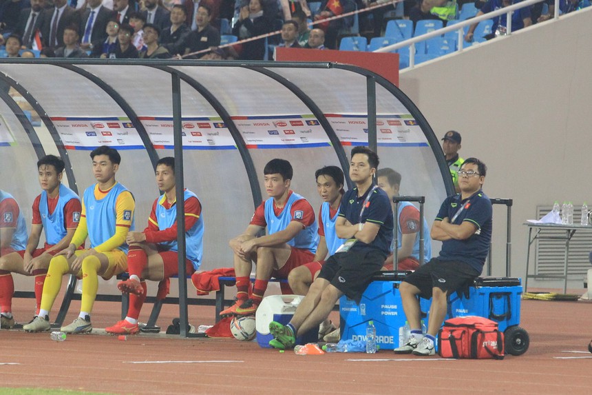 Ông Troussier mạo hiểm để làm gì? - Ảnh 1.