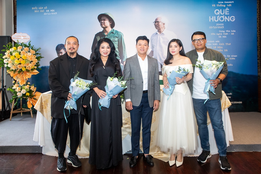 Ca sĩ Vũ Thắng Lợi kết hợp với Nguyên Hà trong liveshow 'Quê hương' là muốn tạo ra điều bí ẩn - Ảnh 1.