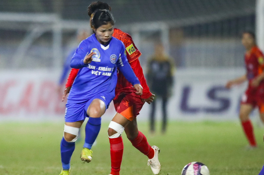 "Kante Hà Nam" giúp đội nhà bứt phá ở giải vô địch quốc gia - Ảnh 1. "Kante Hà Nam" giúp đội nhà bứt phá ở giải vô địch quốc gia - Ảnh 1.