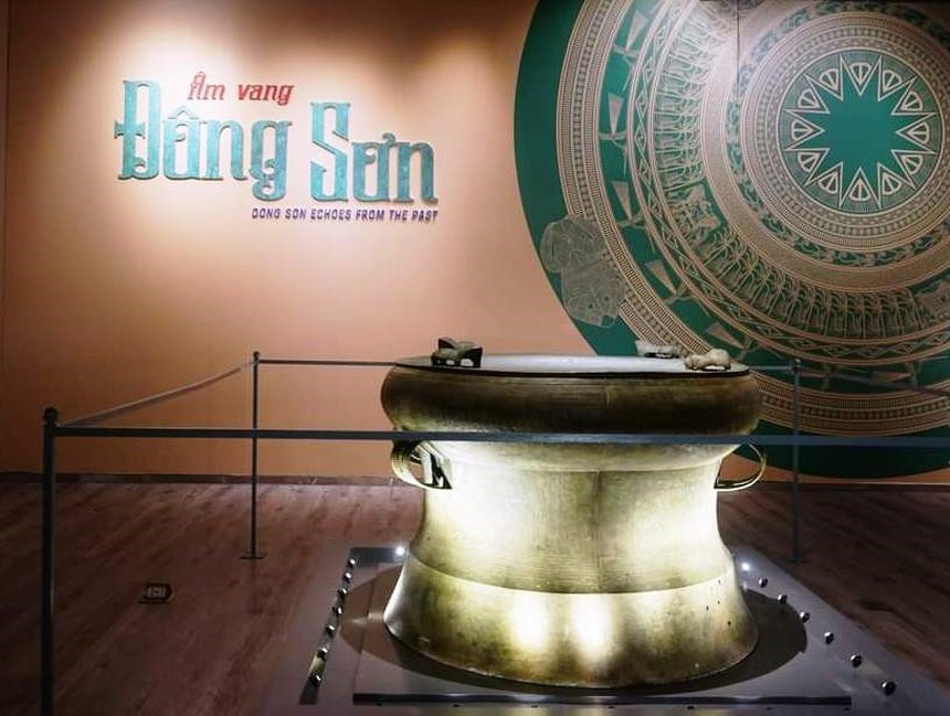 Người Đông Sơn vẽ, nặn về người Đông Sơn (kỳ 7): Thợ cả Đông Sơn và những phế thải sau mỗi mẻ đúc trống - Ảnh 1. Người Đông Sơn vẽ, nặn về người Đông Sơn (kỳ 7): Thợ cả Đông Sơn và những phế thải sau mỗi mẻ đúc trống - Ảnh 1.