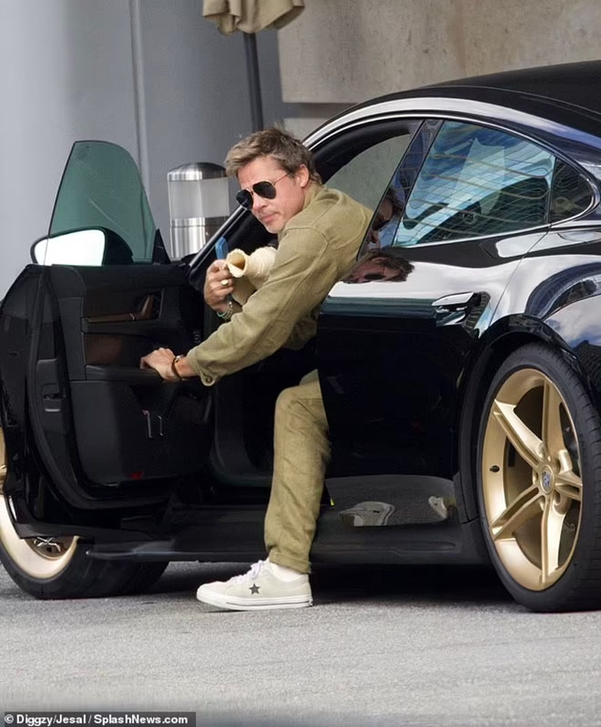 Bạn bè tiết lộ Brad Pitt thấy đau đớn khi bị các con nuôi ghẻ lạnh - Ảnh 7.