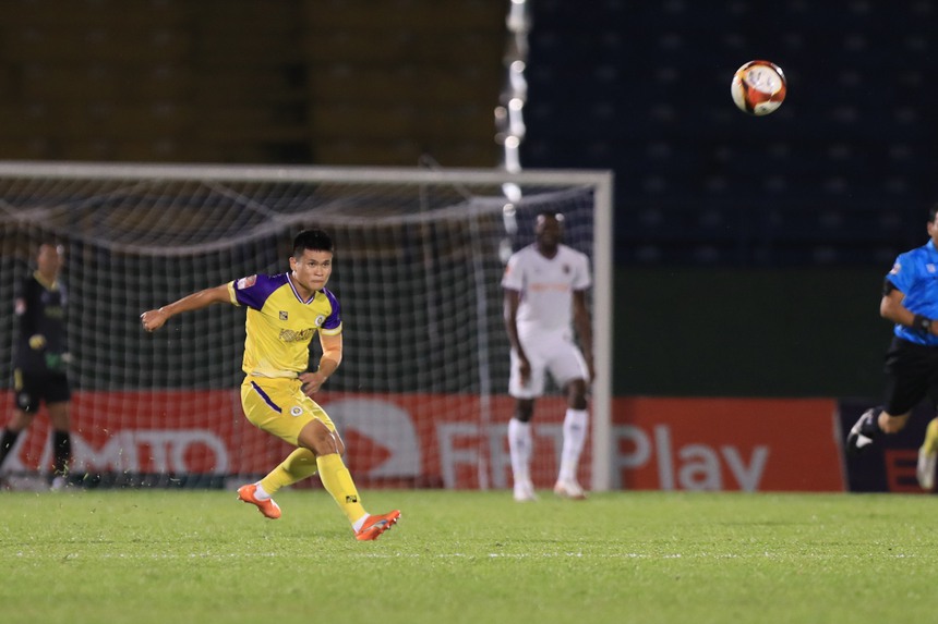 Tuấn Hải lập siêu phẩm, Hà Nội thoát vị trí cuối bảng với chiến thắng trước Bình Dương - Ảnh 3. Tuấn Hải lập siêu phẩm, Hà Nội thoát vị trí cuối bảng với chiến thắng trước Bình Dương - Ảnh 3.