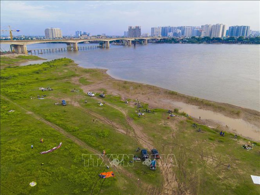 Đánh thức bãi giữa sông Hồng thành không gian văn hóa - Ảnh 1.