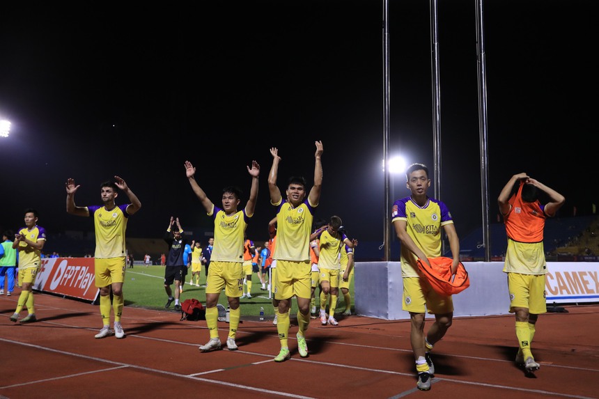 Hà Nội FC khiến HAGL đội sổ - Ảnh 2.