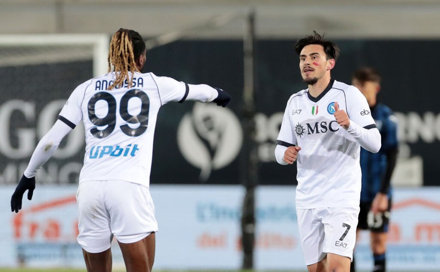 AC Milan và Napoli thắng kịch tính, cuộc đua Top 4 bắt đầu tách nhóm - Ảnh 3.