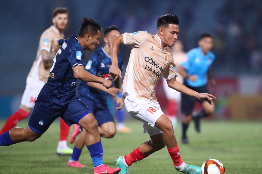 HLV Gong Oh Kyun giúp cựu sao U23 Việt Nam loại sớm HAGL - Ảnh 1.