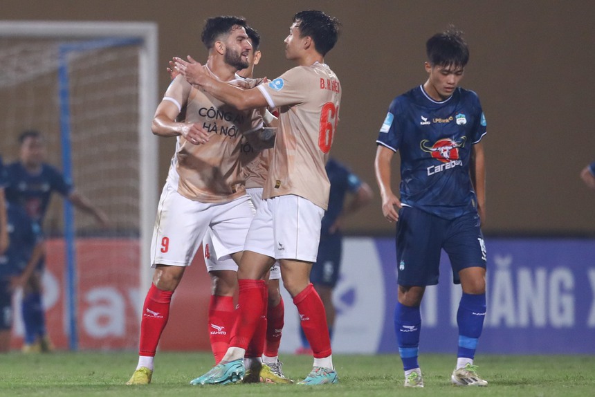 CAHN thắng HAGL 2-1 ở vòng loại cúp Quốc Gia. Ảnh: Hoàng Linh CAHN thắng HAGL 2-1 ở vòng loại cúp Quốc Gia. Ảnh: Hoàng Linh