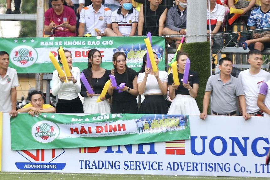 Dàn "hotgirl" khuấy động ngày hội bóng đá Thanh Hoá tại miền Nam - Ảnh 4.